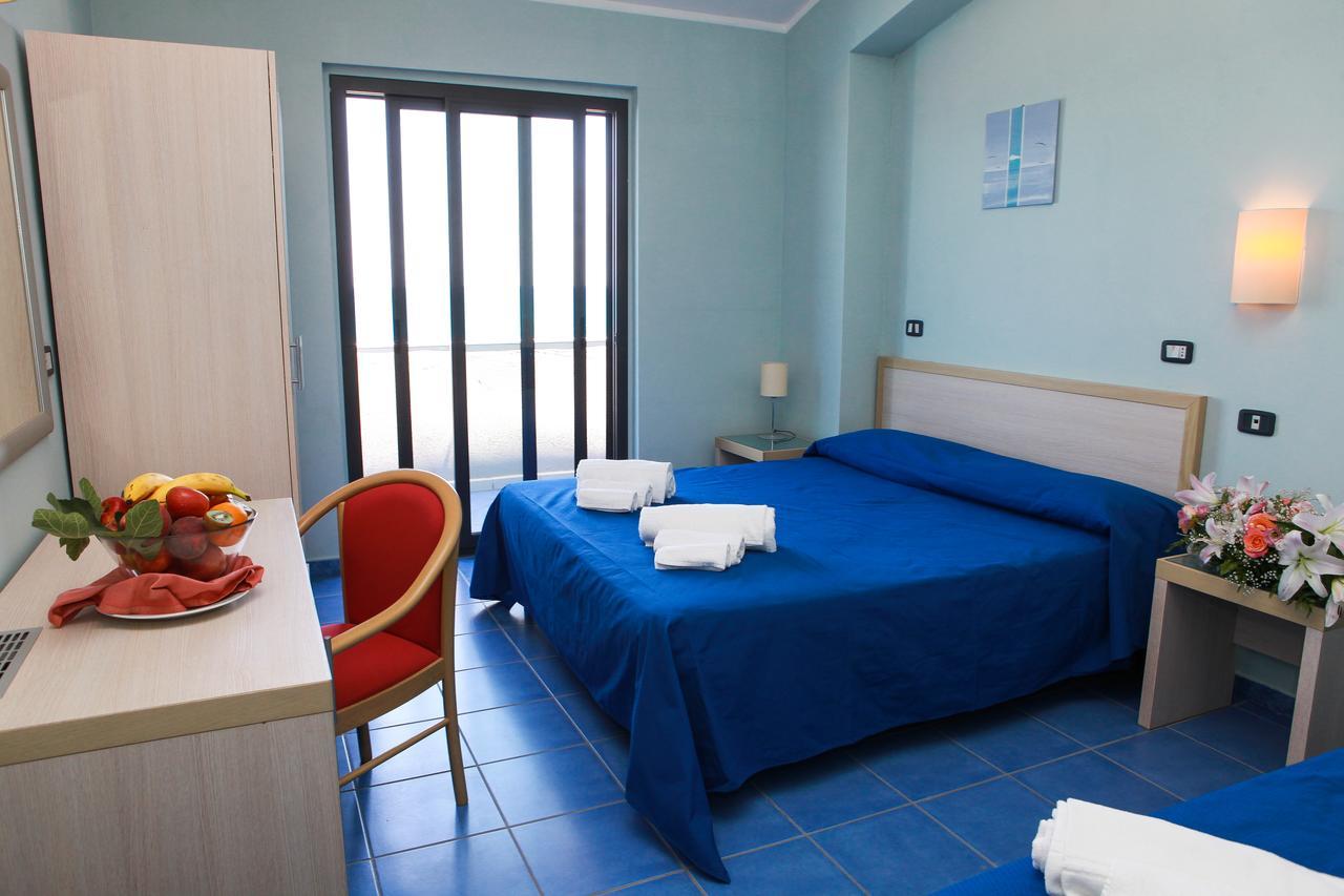 Club Esse Costa Dello Jonio Hotel Mandatoriccio Marina Buitenkant foto