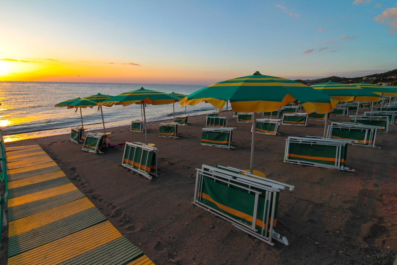 Club Esse Costa Dello Jonio Hotel Mandatoriccio Marina Buitenkant foto