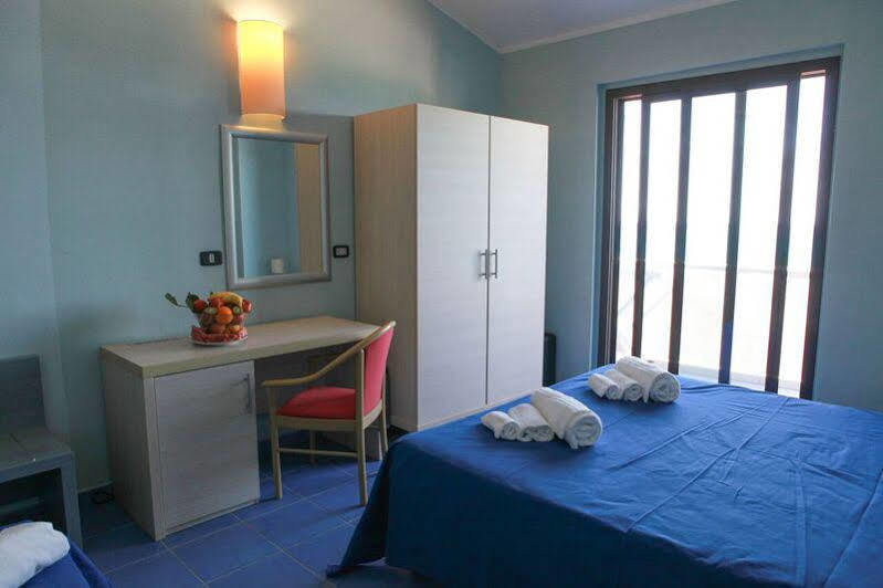 Club Esse Costa Dello Jonio Hotel Mandatoriccio Marina Buitenkant foto