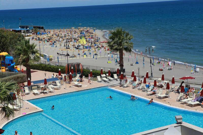 Club Esse Costa Dello Jonio Hotel Mandatoriccio Marina Buitenkant foto