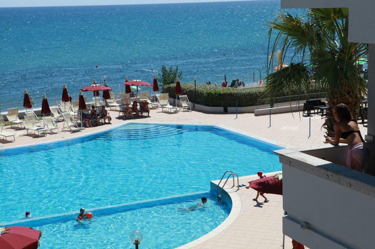 Club Esse Costa Dello Jonio Hotel Mandatoriccio Marina Buitenkant foto