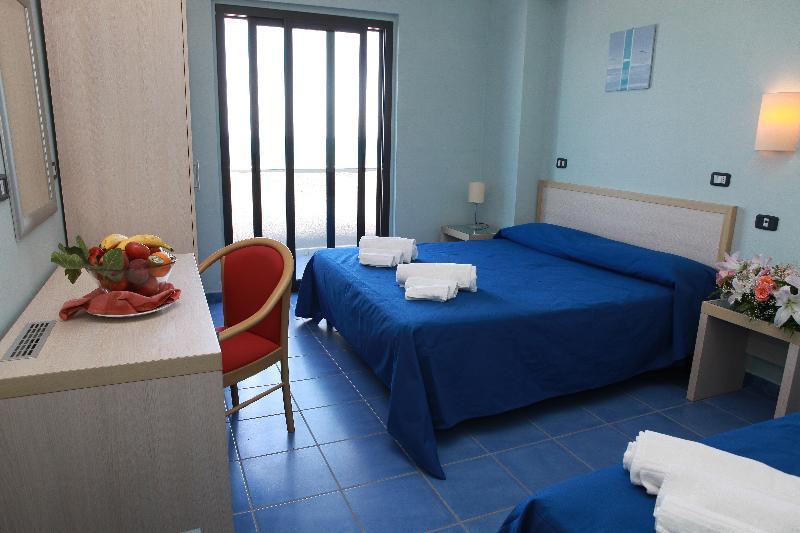 Club Esse Costa Dello Jonio Hotel Mandatoriccio Marina Buitenkant foto
