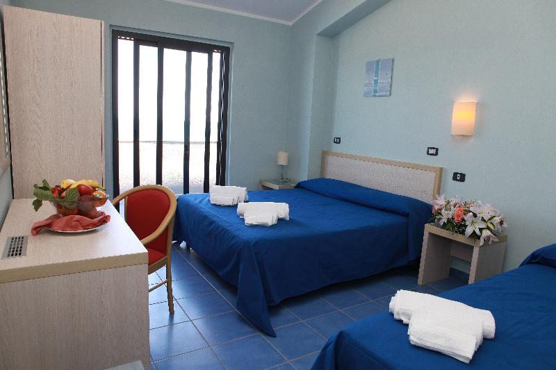 Club Esse Costa Dello Jonio Hotel Mandatoriccio Marina Buitenkant foto